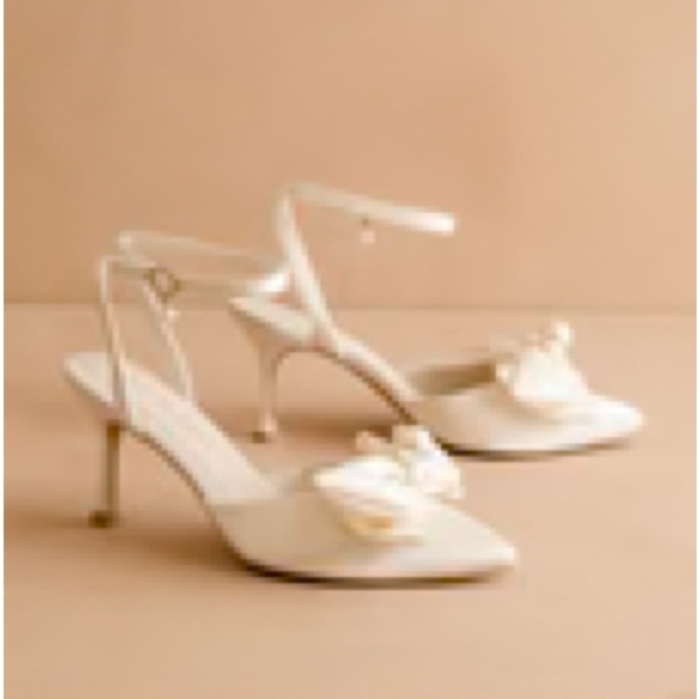 The Colette | Ivory Pearl Bow Bridal Heel size 8.5